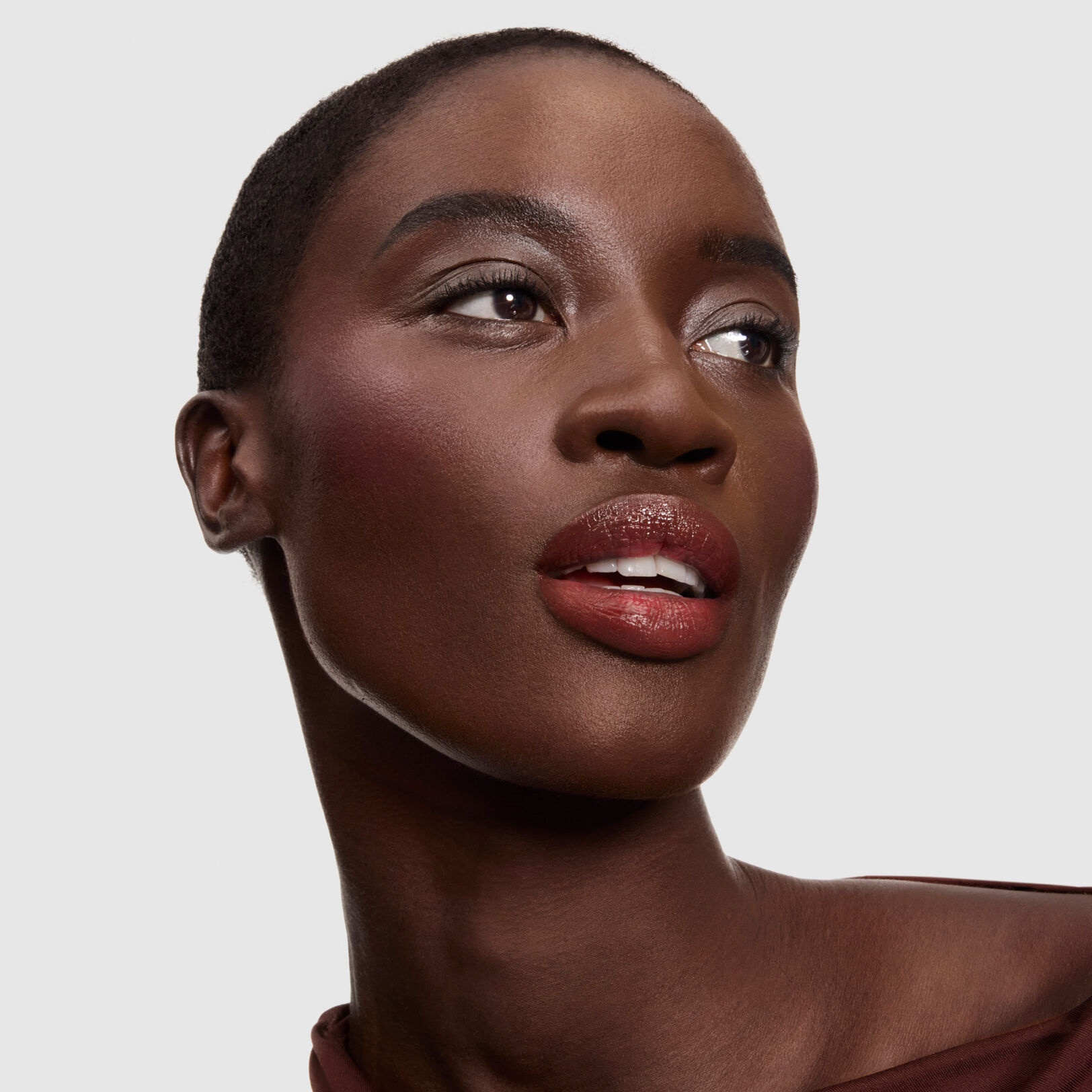 Lip Idole Butterglow Balsamo Hidratante con Color