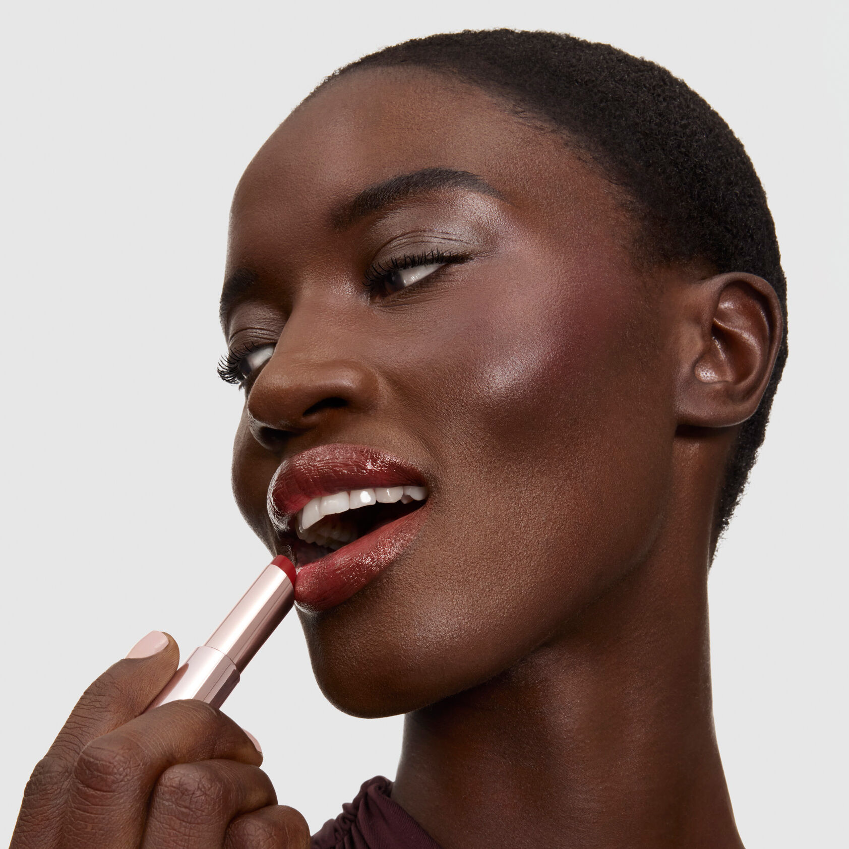 Lip Idole Butterglow Balsamo Hidratante con Color
