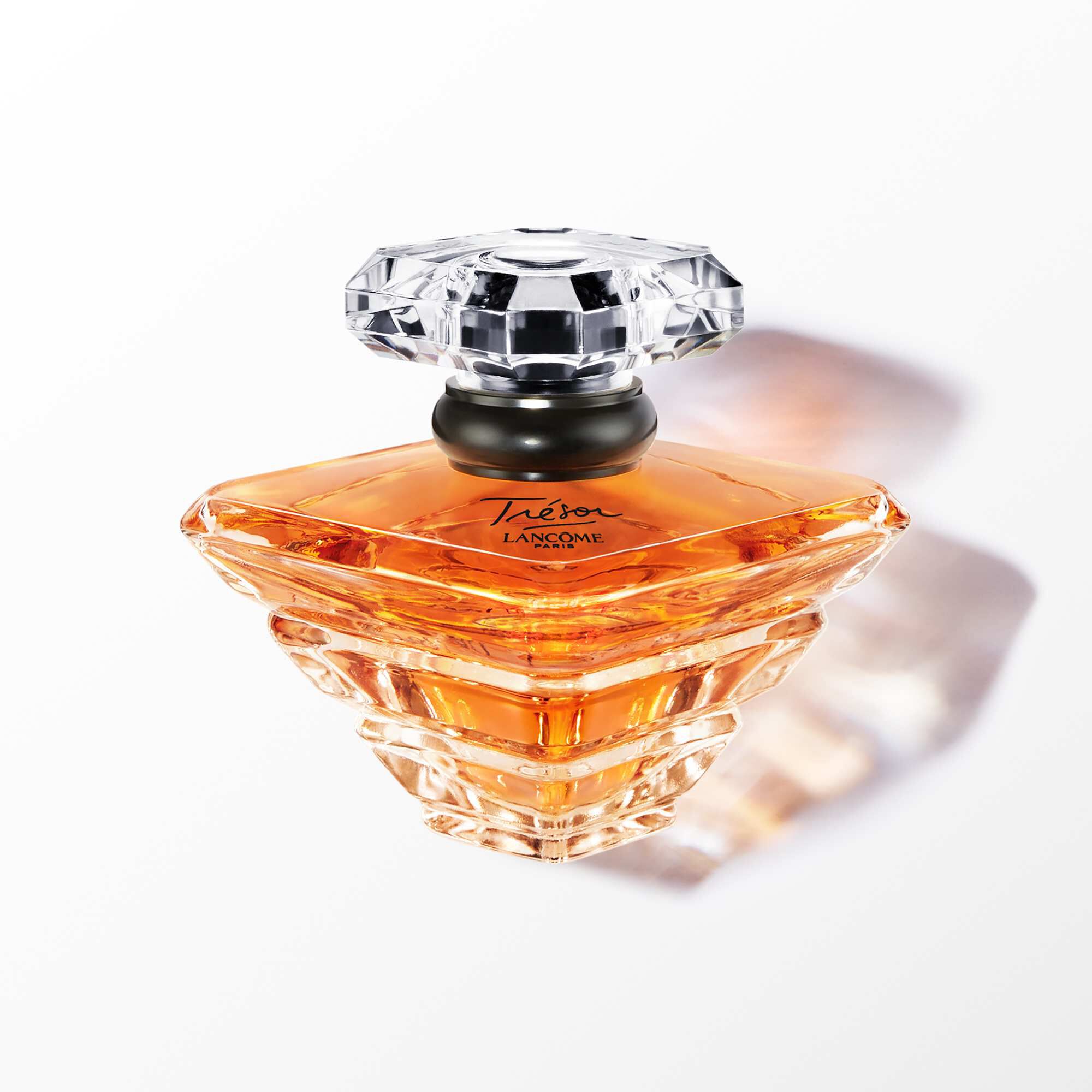 Trésor| el perfume de mujer de rosa de Damasco de Lancôme