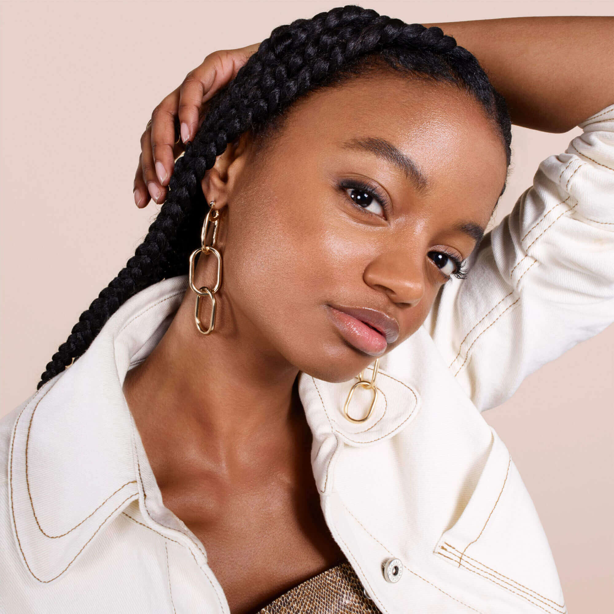 Base De Maquillaje Con Serum Teint Idole Ultra Wear Care & Glow