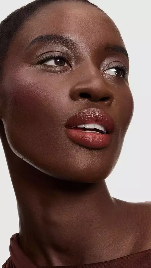Visual de belleza de maquillaje idole