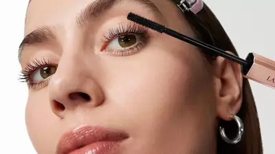 Visuales de belleza de mascara para Lancome