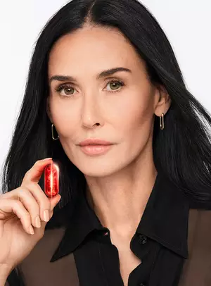 Imagen clave de Demi Moore para Absolue Longevity MD Lancome