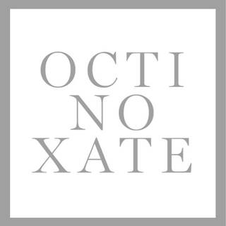 Texto en letras grandes que dice "OCTINO XATE" en un fondo blanco.