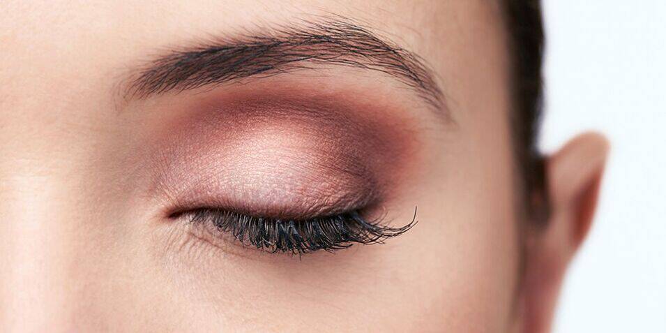 aprende trucos para dar volumen a tus pestanas